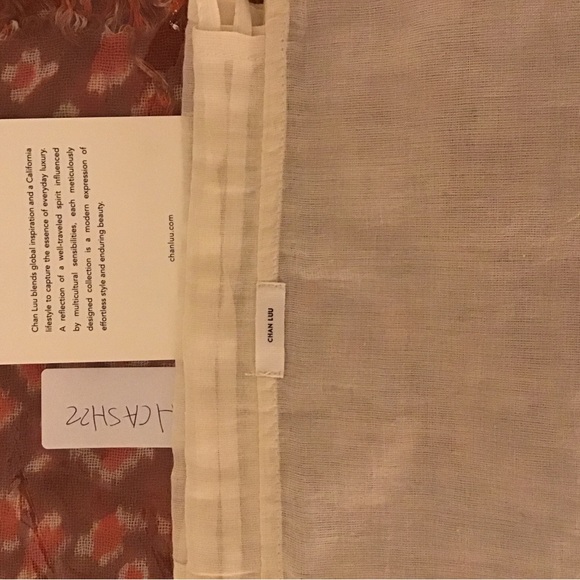 Chan Luu cashmere - silk shawl Rectangular 58” x 62” - Picture 10 of 11